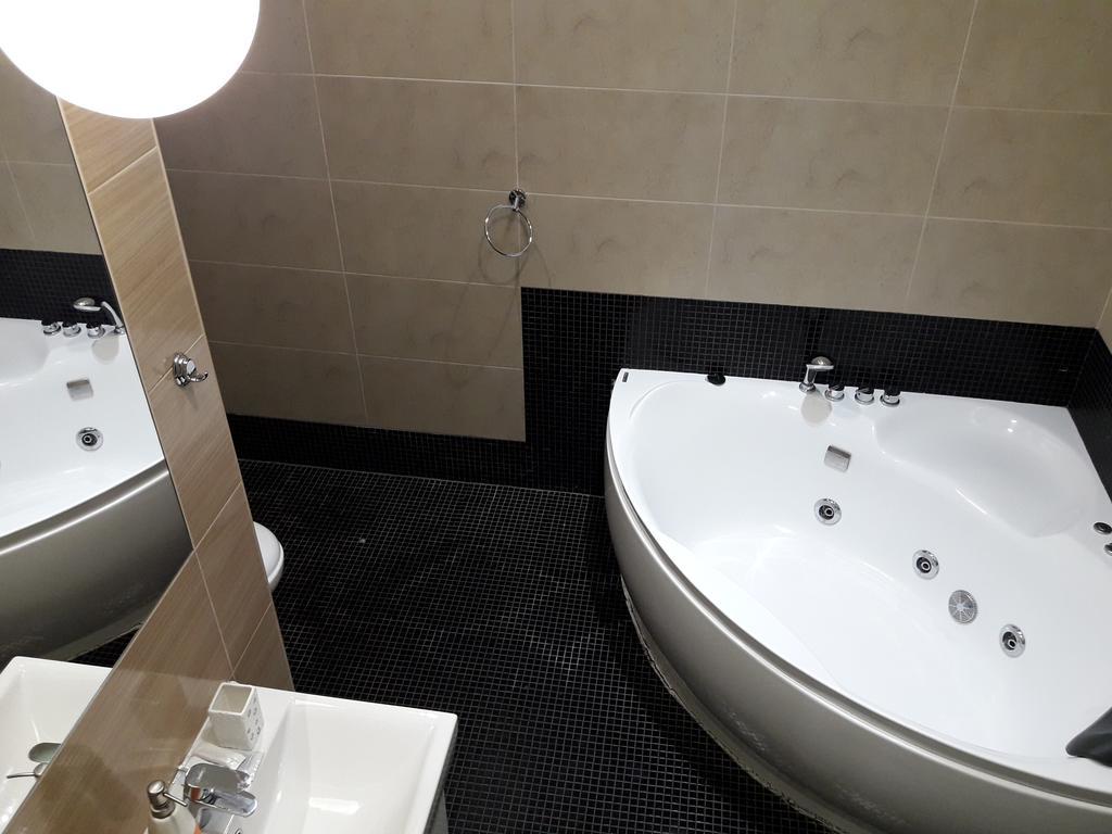 Kreschatik 21 With Terrace 2Br Киев Экстерьер фото